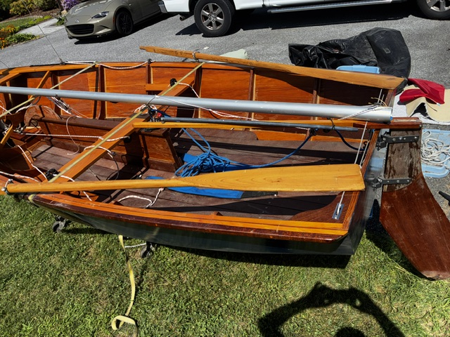 Penguin 9758 ashore
